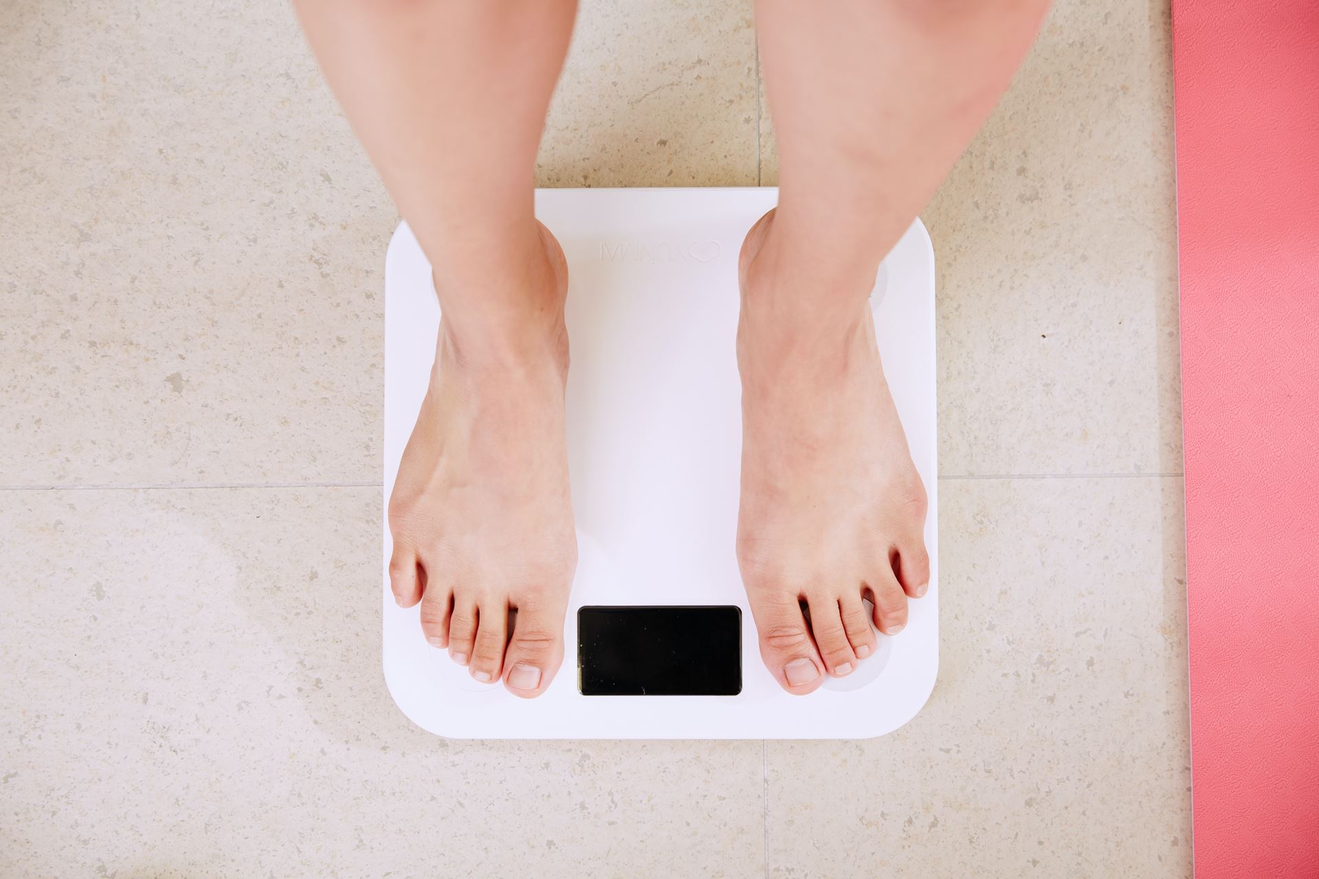 Barefoot on scales